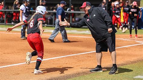 Ul Softball Defeats Texas St Advance Into Sbc Championship Game