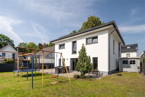 Modernes Wohnen Freistehendes Einfamilienhaus In Ruhiger Lage Von