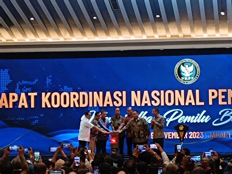 Jokowi Jangan Ada Yang Mencoba Coba Intervensi Pemilu 2024 Okezone