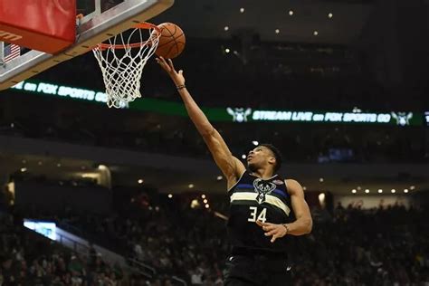 Giannis Antetokounmpo Aims Dig At Anthony Davis And LeBron James After