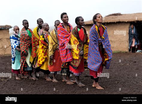 Kenya Traditional Clothing High Resolution Stock Photography and Images ...