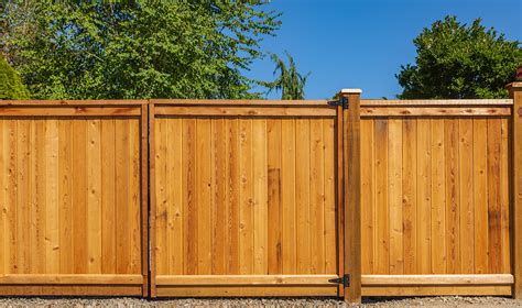 Choosing the Right Wooden Fencing for a Historic Home and Property