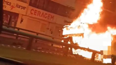 Coacalco Tráiler se incendia en el puente Juan Pablo Segundo La