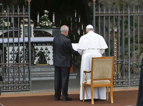 Auguri Papa Francesco Le Foto Per Gli Anni Del Pontefice Formiche Net