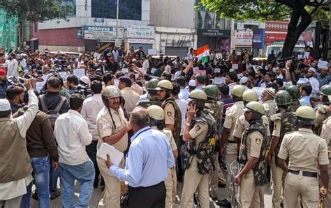 For 4 Hours Hundreds Of People Defy Section 144 At Bengalurus Town Hall