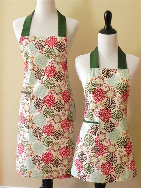 Mommy And Me Apron Set Mother Daughter Apron Set Green And Red Etsy