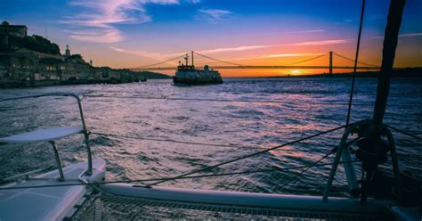 Best time for Tagus River Sunset Cruise in Lisbon 2019 - Best Season & Map