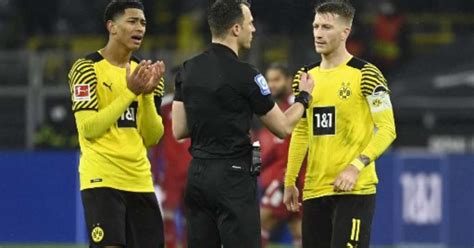 Meia do Dortmund pode ser punido após ataques contra árbitro do