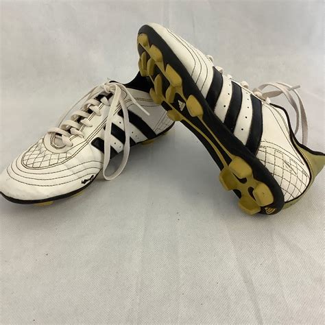 Adidas football boots US size 5 - Play It On