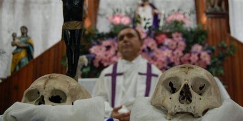 La procesión de la Santa Calavera Petén Aprende Guatemala