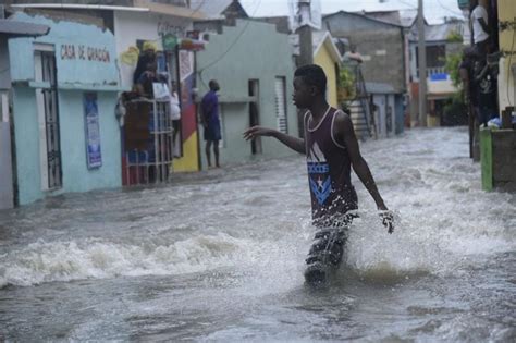 Fuertes Lluvias Y Vientos En República Dominicana Por Huracán Irma