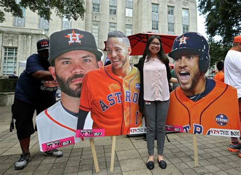 Astros Fans Gather At City Hall For Postseason Rally Houston Chronicle