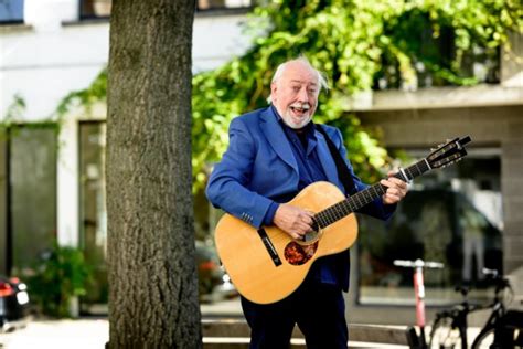 Urbanus Stelt Nieuwe Plaat ‘in Roer En Rep Voor Lachen Met