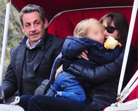 En Vacances Avec Carla Et Giulia Nicolas Sarkozy A La T Te Ailleurs