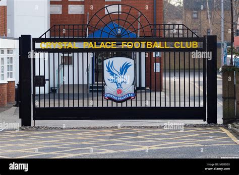 Crystal palace football club hi-res stock photography and images - Alamy