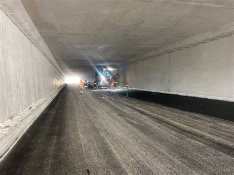 Le Tunnel Dabobo Prêt à 99 Des Images