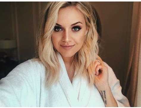 Kelsea Ballerini Kelsea Ballerini Beautiful Blonde Hair Styles