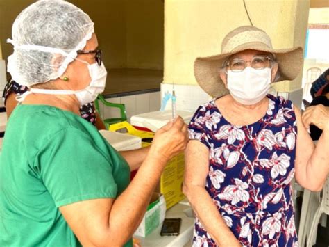 Caucaia promove dia D de vacinação contra influenza e Covid 19