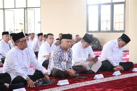 Resmikan Masjid Letjen Purn H Mashudi Kampus Ii Rektor Harapkan