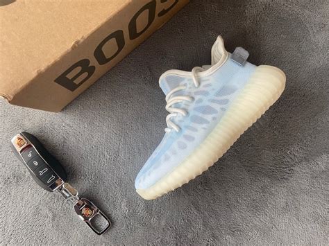 Adidas Yeezy Boost 350 V2 Mono Ice Gw2869