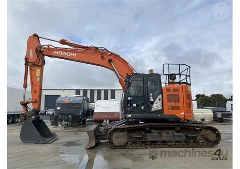 Used Hitachi Zx Uslc B Excavator In Listed On Machines U