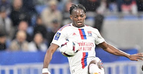 le défenseur français Lukeba quitte Lyon et sengage avec le RB Leipzig