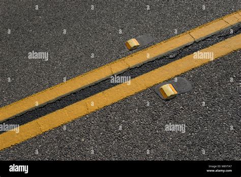 Road Reflectors Hi Res Stock Photography And Images Alamy