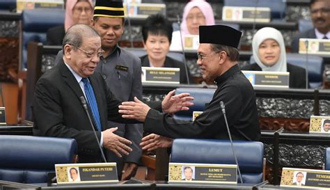 FOTO Anwar Ibrahim Dilantik Jadi Anggota Parlemen Foto Liputan6