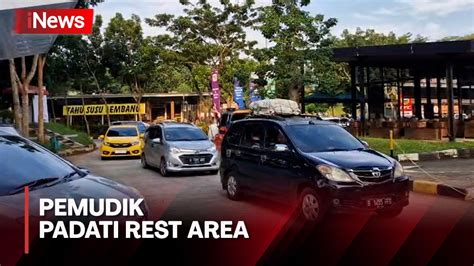 Ramai Pemudik Padati Rest Area Km Tol Cipali Pada Puncak Arus