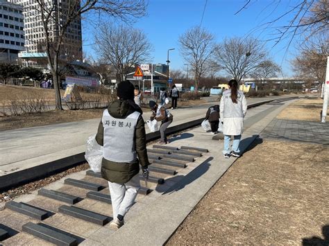 한강 달리며 쓰레기 주워요서울시 플로깅 캠페인 나무뉴스