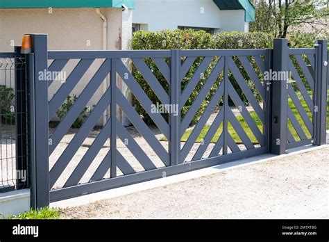 Modern House Sliding Gate Design