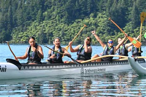 SunLive - Secondary school Waka Ama teams do battle - The Bay's News First