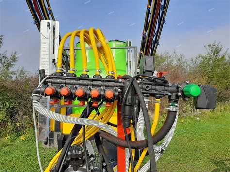 Pomotie La Instalatie De Erbicidat Tractata 2500l 18m