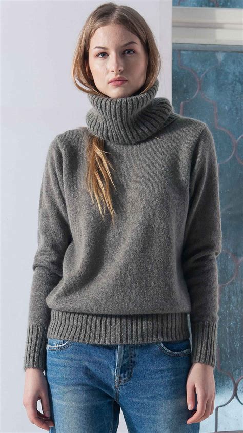 Brown Mohair Turtleneck Sweater Isabelle Krista Elsta