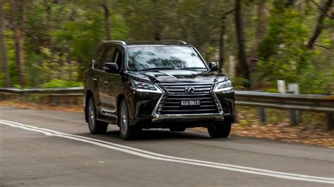 2016 Toyota Landcruiser 200 Series V 2016 Lexus Lx570 Drive