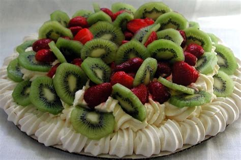 Pavlova un postre homenaje donde brilla la técnica del merengue perfecto