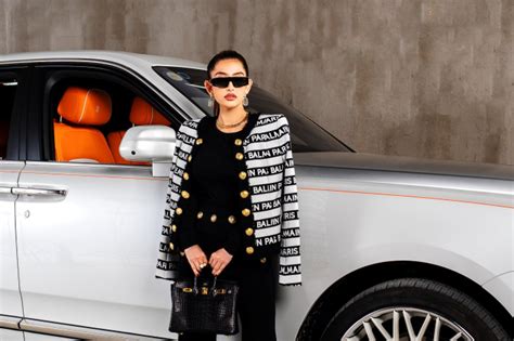 Phú bà Đồng Nai tuổi 40 trẻ như hot girl sống trong biệt thự trăm tỷ Hóa ra là mẹ chồng