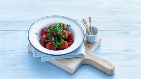 Spaanse Gehaktballetjes In Tomatensaus Albondigas Video Allerhande