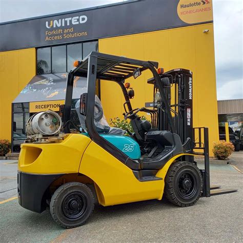 Used Komatsu 2 5T LPG Forklift United Equipment