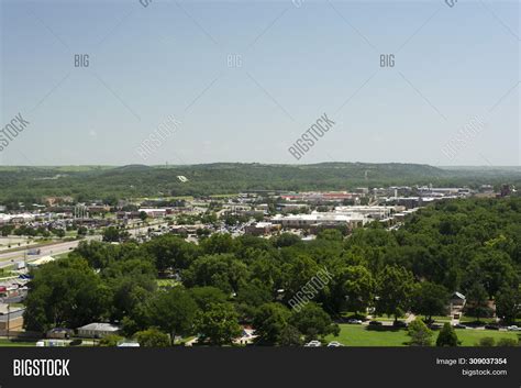 Manhattan, Kansas, Usa Image & Photo (Free Trial) | Bigstock