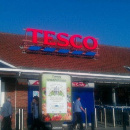 Tesco Stirling Rd Shopping Precinct