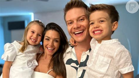 Foto Thais Fersoza e Michel Teló curtem dias de folga os filhos em