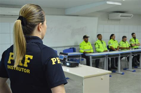 Instrutores da PRF ministram capacitação para Agentes Municipais de