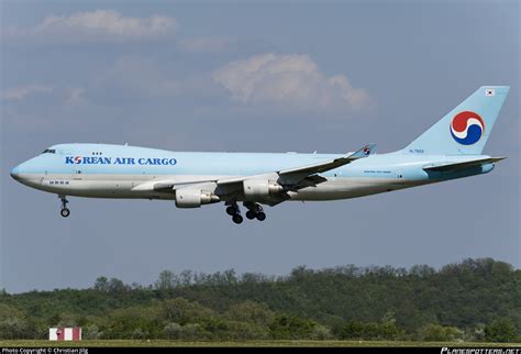 Hl Korean Air Boeing B Erf Photo By Christian Jilg Id