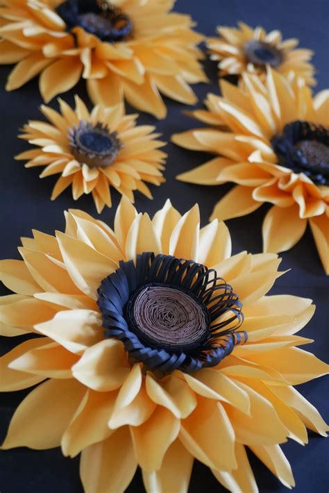 How To Make Large Paper Sunflower Using Cardstocks Paper Sunflowers Paper Flowers Paper