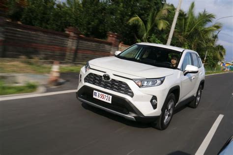 常勝休旅王 脫胎換骨 顛覆傳統 Toyota五代目 Rav4 20汽油旗艦版試駕 動力操控篇 癮車報