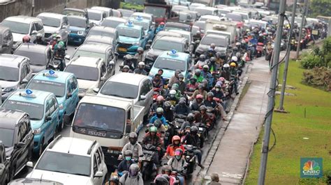 Hujan Reda Jalan Di Jakarta Jadi Neraka Kemacetan Parah