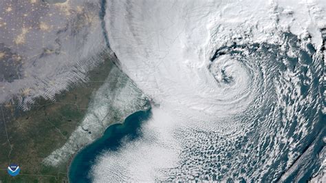 Un Remolino De Nieve Así Se Vio El ‘ciclón Bomba Desde El Espacio