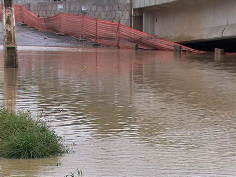 G Chuva Deixa Ruas E Avenidas Do Grande Recife Alagadas Not Cias