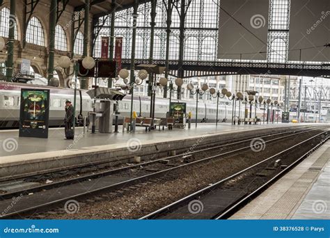 Vista Interior De La Estación Del Norte De París Gare Du Nord Foto